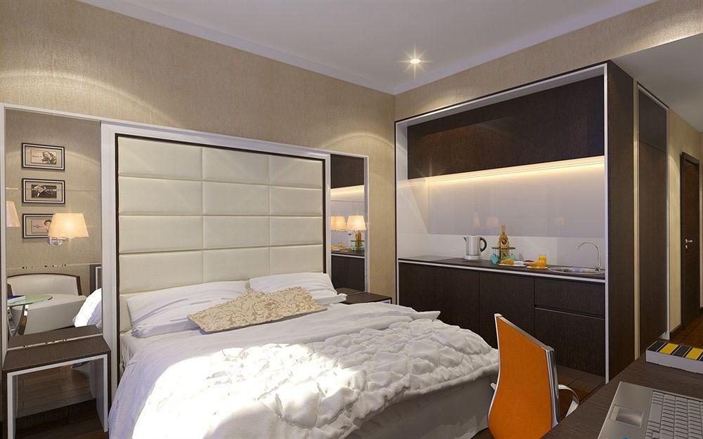 Bonapart By Uhm